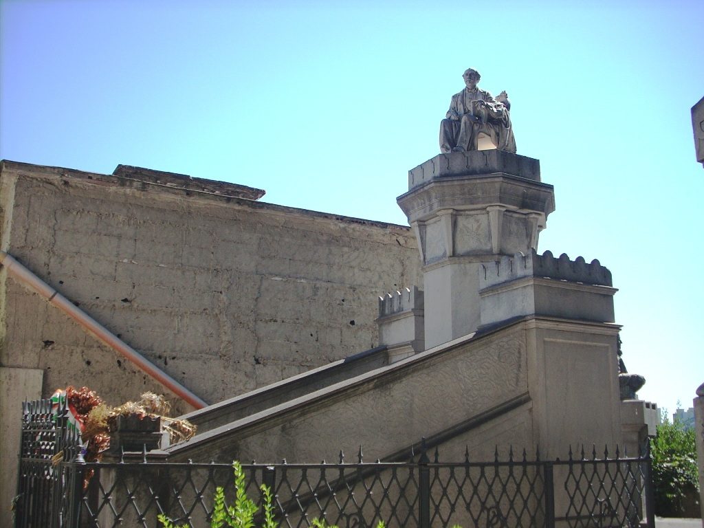 Ferdinando Palasciano tomb, Cimitero Poggioreale, Naples - 03.JPG